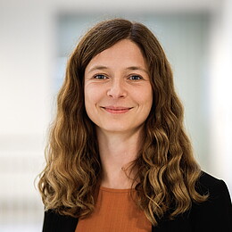 Porträtfoto von Iris Fischer